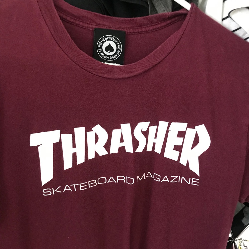 THRASHER Maroon tee